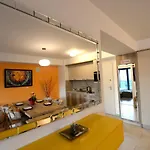Diva Capitol Luxury דירה